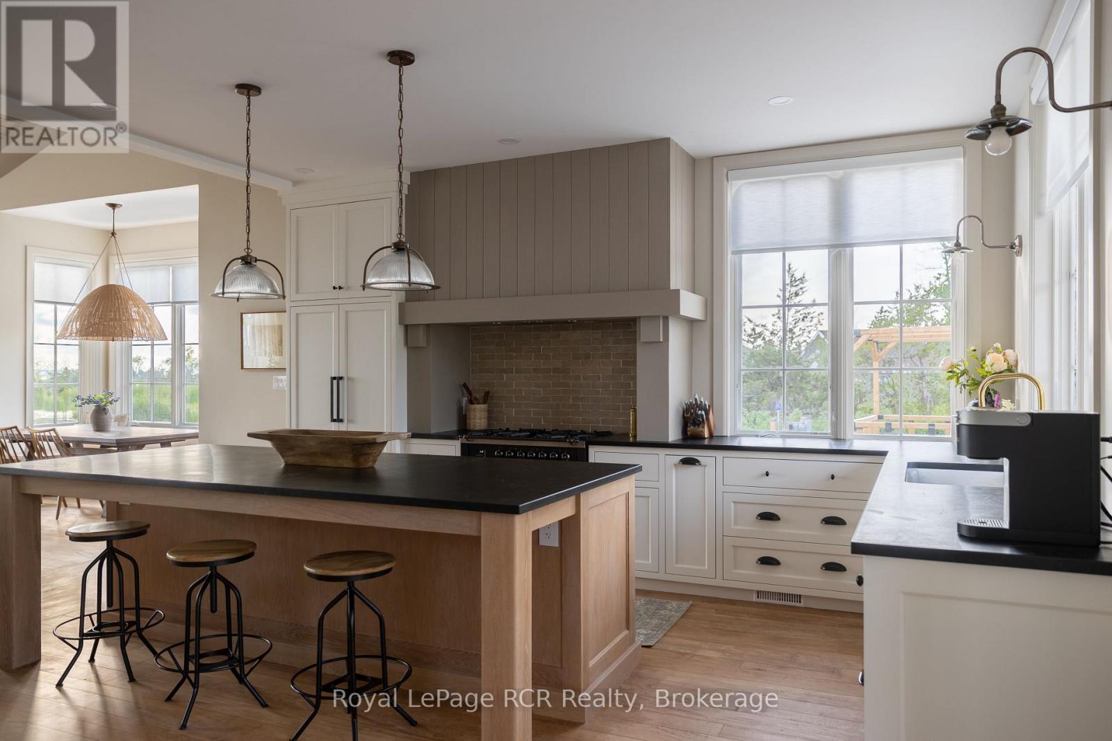 101 Evergreen Lane, Georgian Bay, Ontario  L0K 1S0 - Photo 8 - X12995170