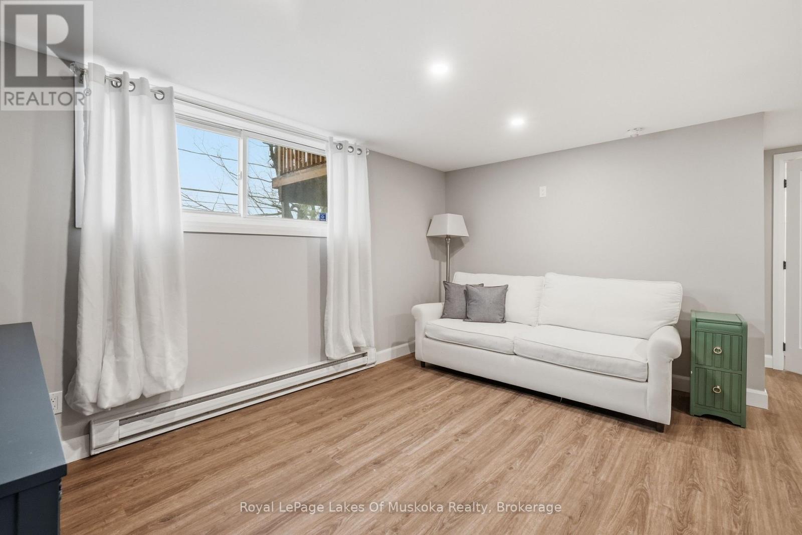12 Manominee Street, Huntsville, Ontario  P1H 1H2 - Photo 17 - X12996660