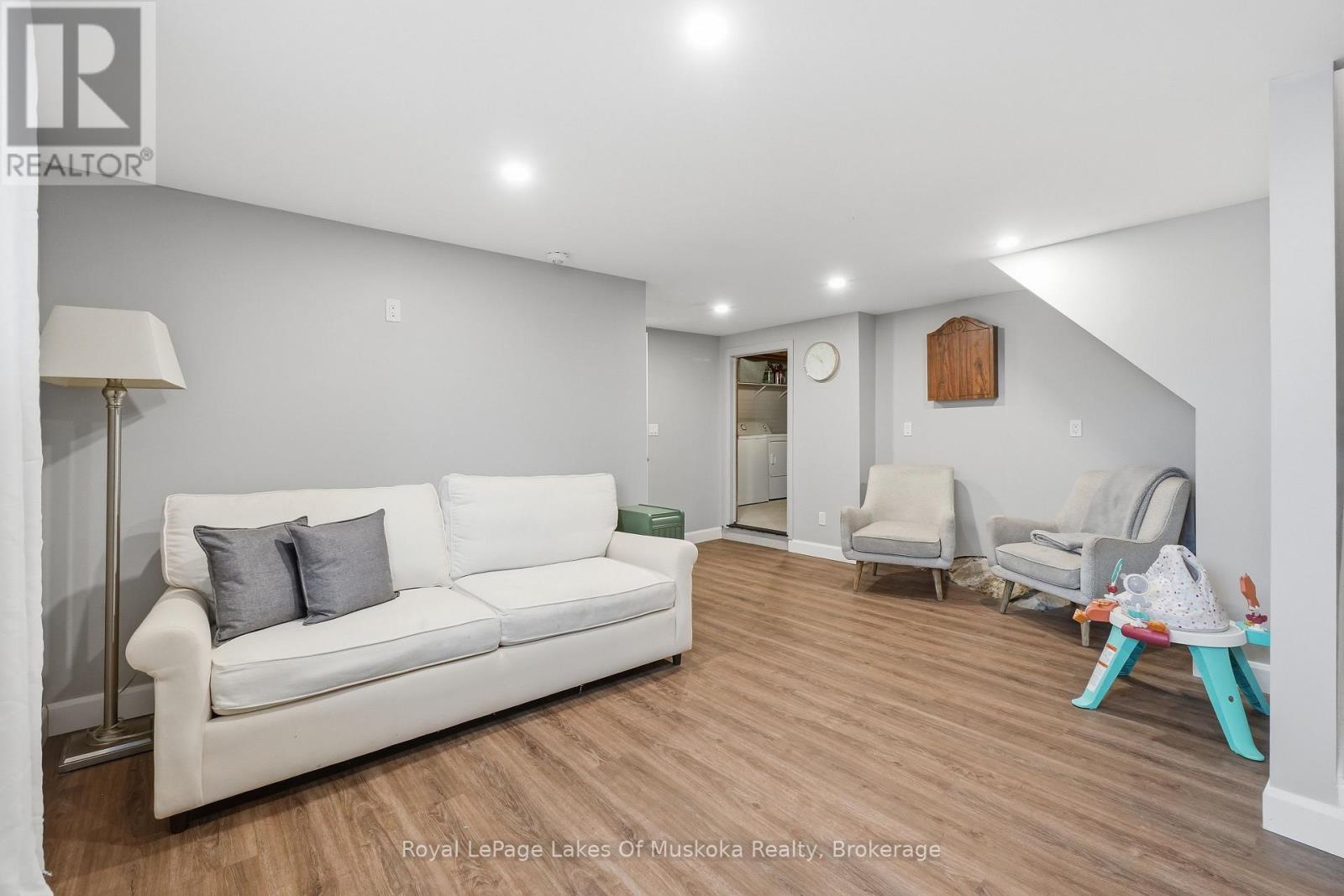 12 Manominee Street, Huntsville, Ontario  P1H 1H2 - Photo 19 - X12996660