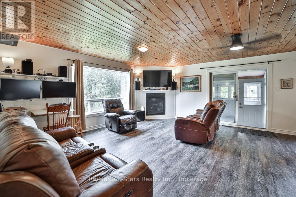 410 Etwell Road, Huntsville, Ontario  P1H 2J2 - Photo 11 - X12996726