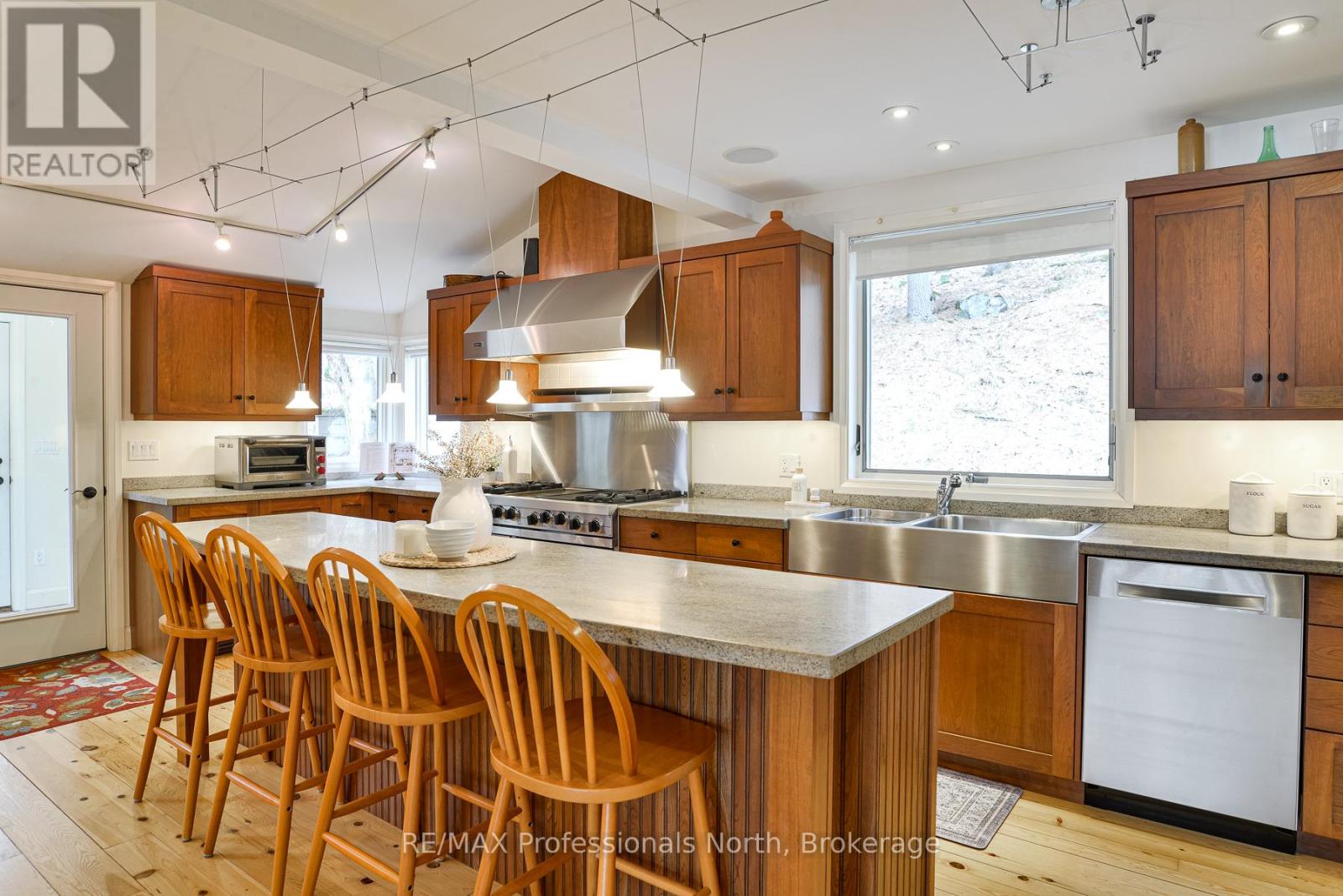 1009-2 Arts Road, Lake Of Bays, Ontario  P0A 1H0 - Photo 13 - X12999746