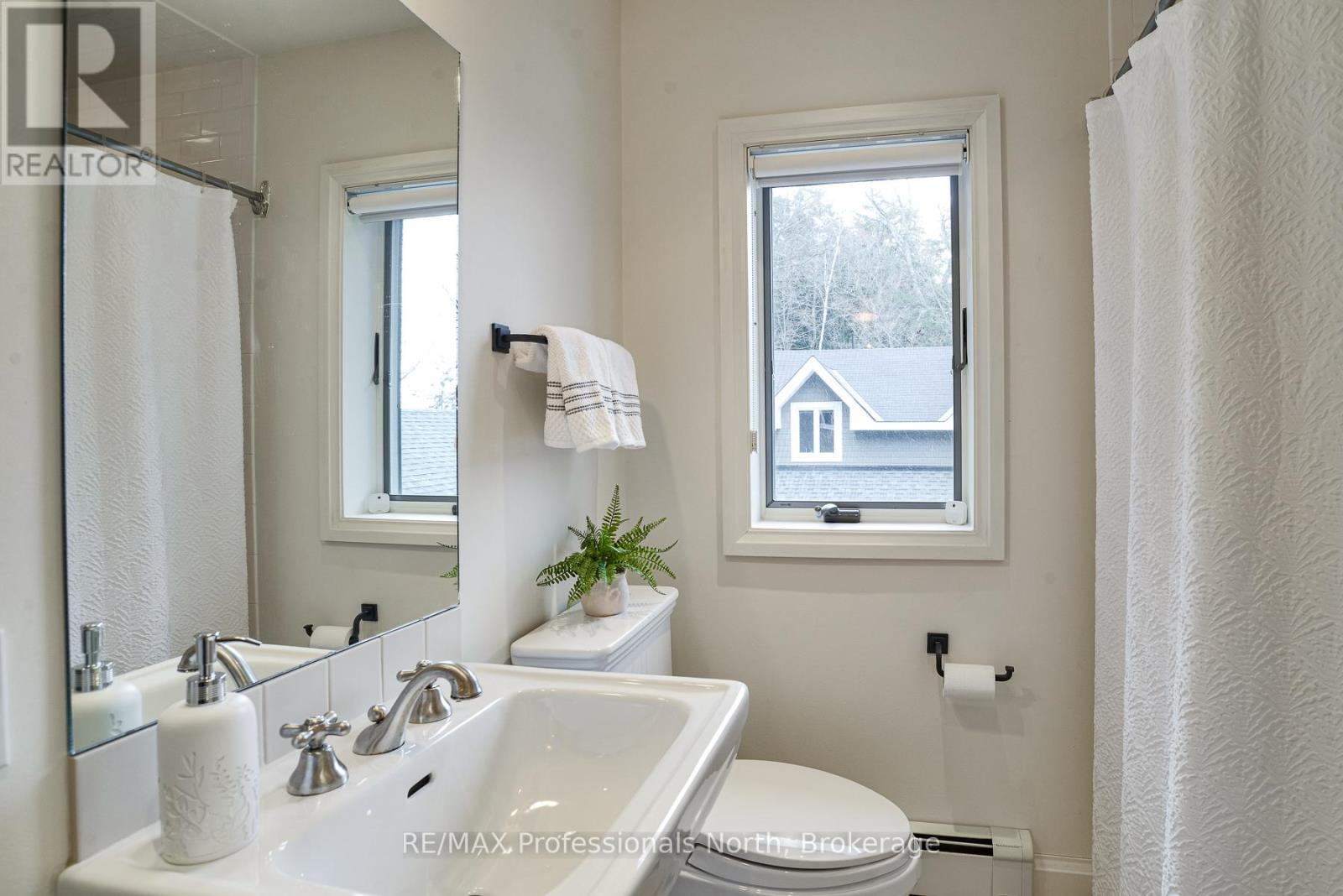 1009-2 Arts Road, Lake Of Bays, Ontario  P0A 1H0 - Photo 22 - X12999746