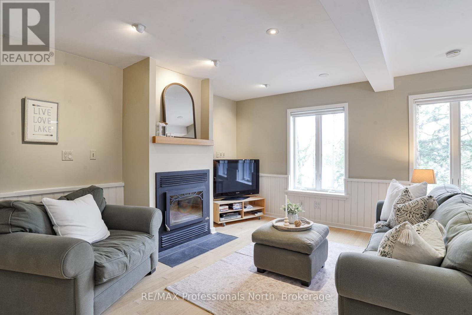 1009-2 Arts Road, Lake Of Bays, Ontario  P0A 1H0 - Photo 25 - X12999746