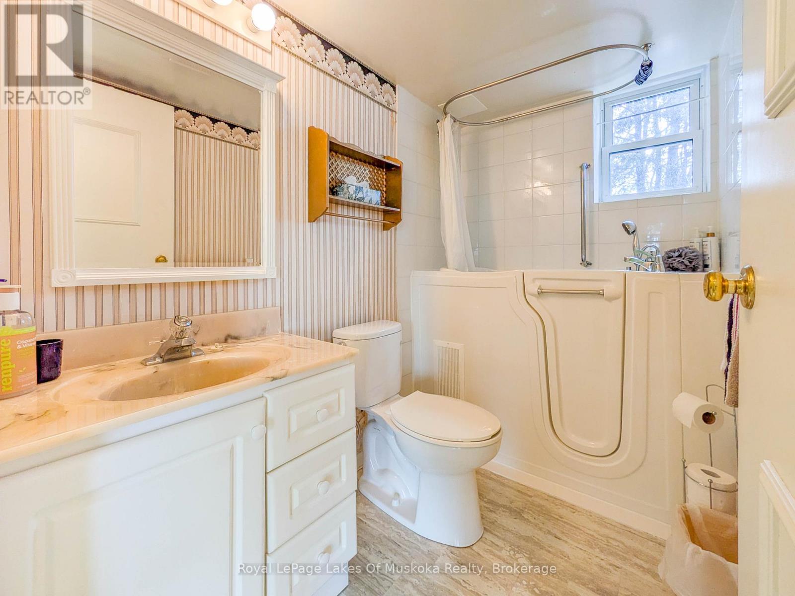 101 - 38 Monck Road, Bracebridge, Ontario  P1L 1P4 - Photo 18 - X13000094