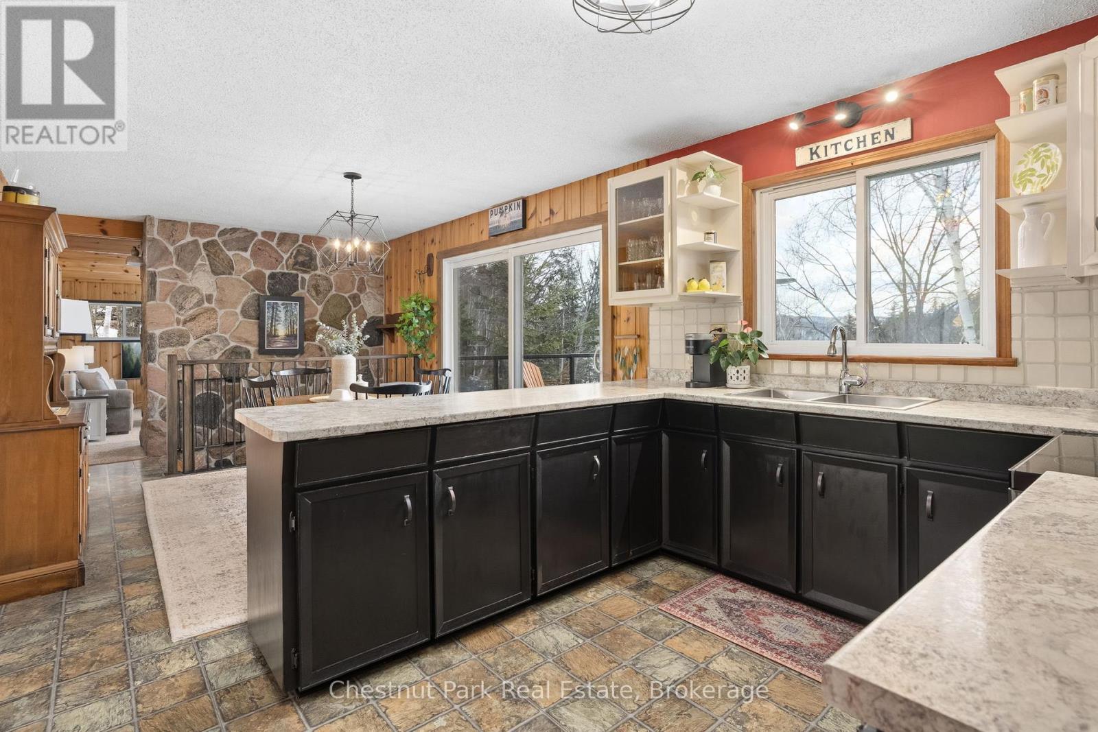 527 Harp Lake Road, Huntsville, Ontario  P1H 2J6 - Photo 7 - X13000598