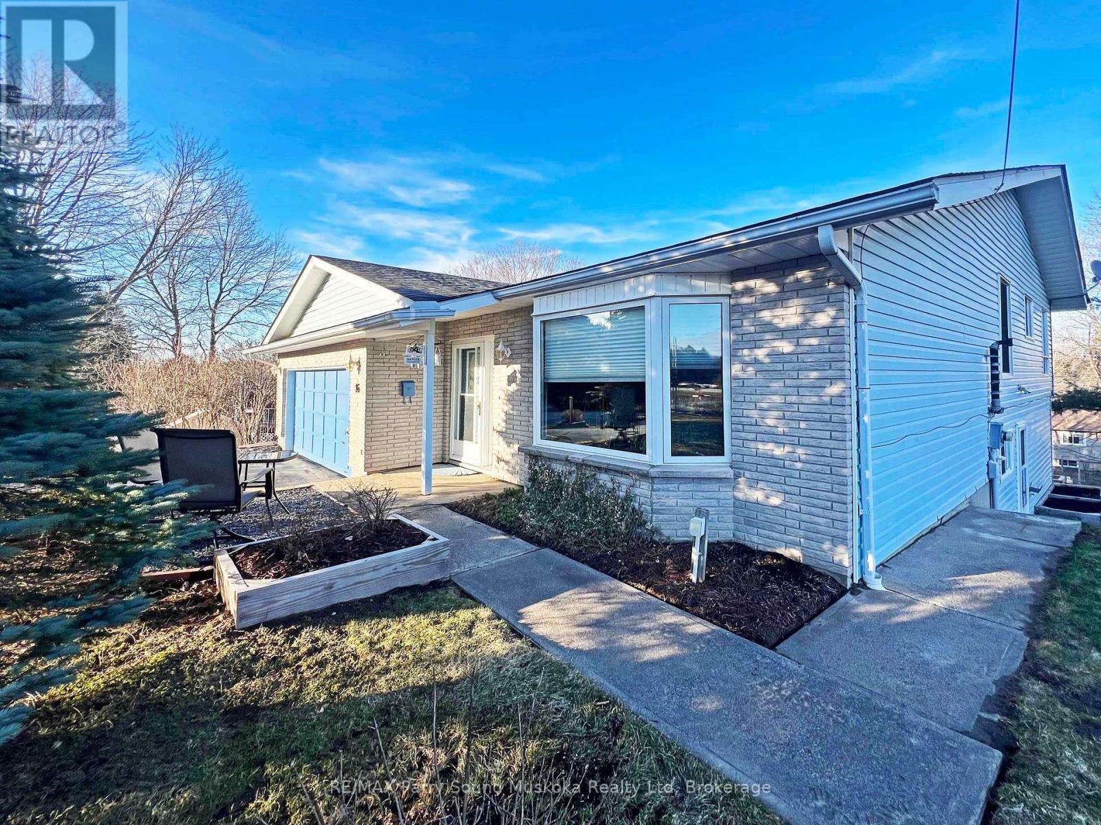 16 Macklaim Drive, Parry Sound, Ontario  P2A 2Z2 - Photo 1 - X13001828