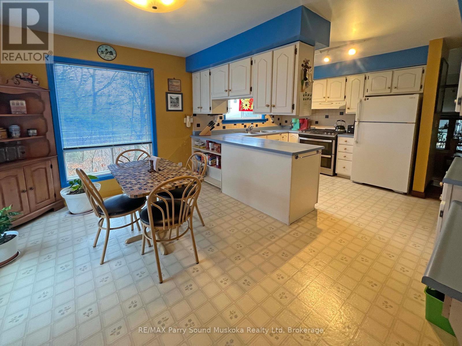 16 Macklaim Drive, Parry Sound, Ontario  P2A 2Z2 - Photo 11 - X13001828