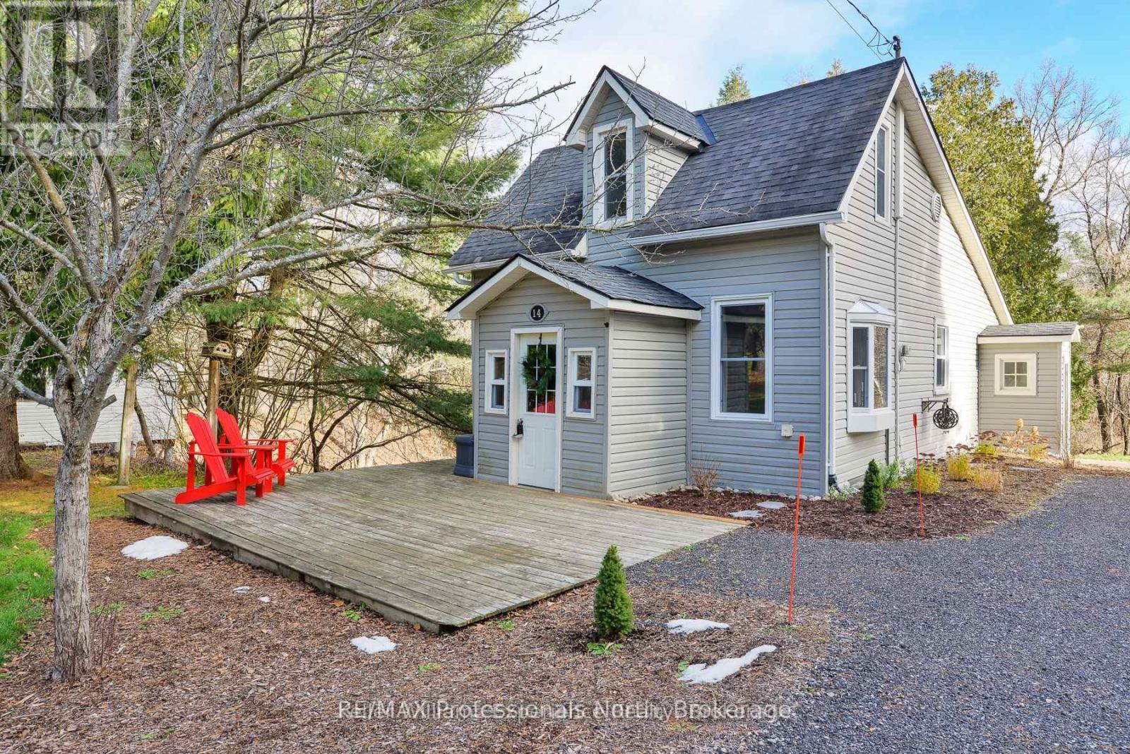 14 Edward Street, Bracebridge, Ontario  P1L 1H5 - Photo 1 - X13002006