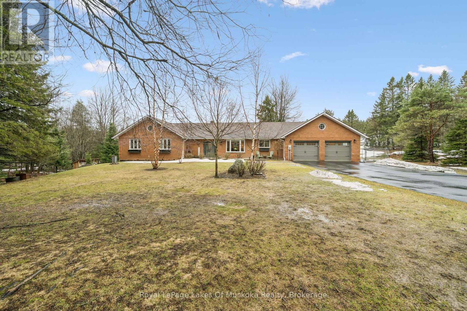 87 Laneige Avenue, Huntsville, Ontario  P0B 1L0 - Photo 1 - X13006240