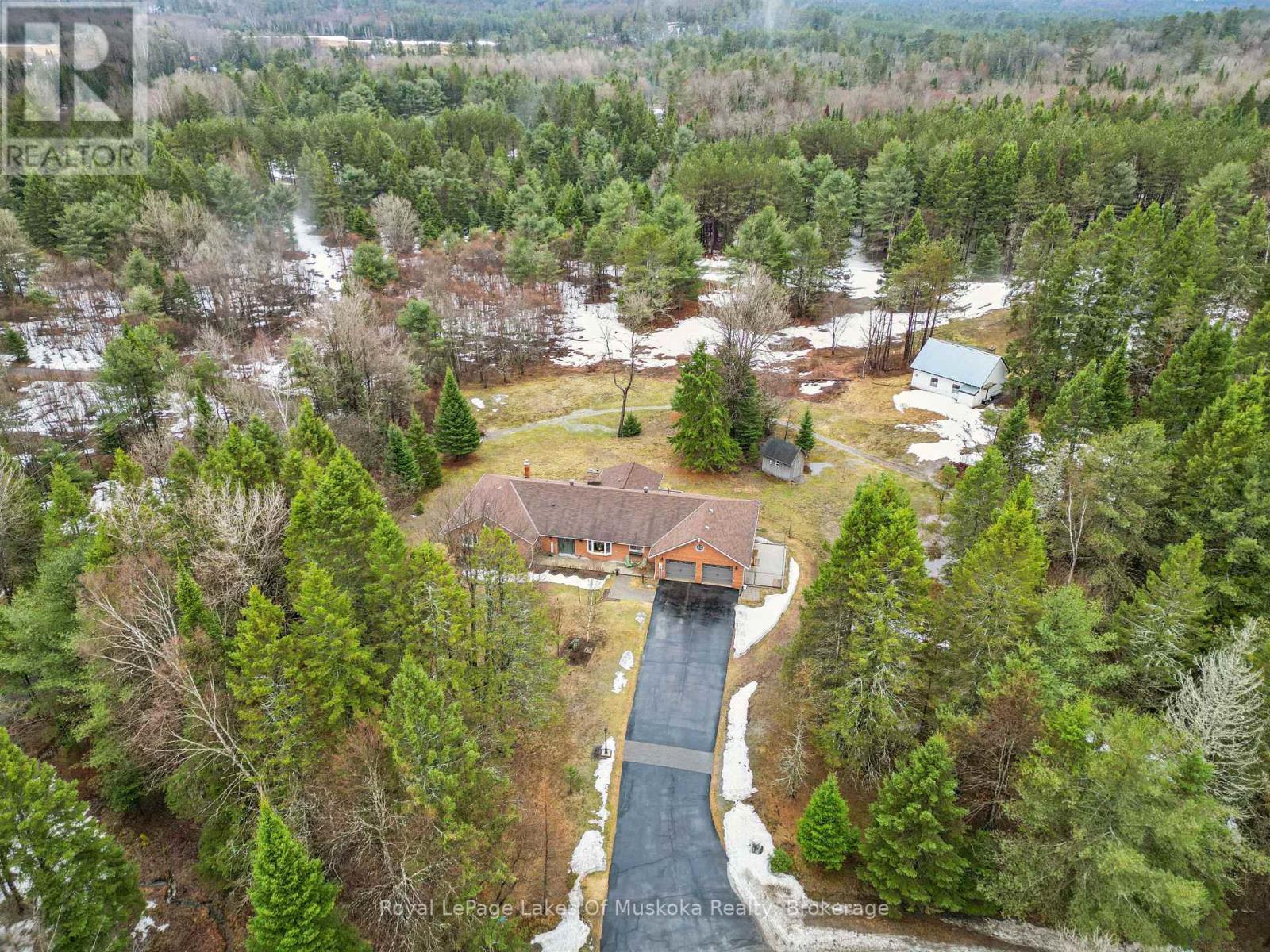 87 Laneige Avenue, Huntsville, Ontario  P0B 1L0 - Photo 3 - X13006240