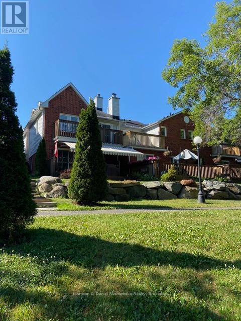 39 Shoreline Drive, Bracebridge, Ontario  P1L 1Z3 - Photo 1 - X13012756