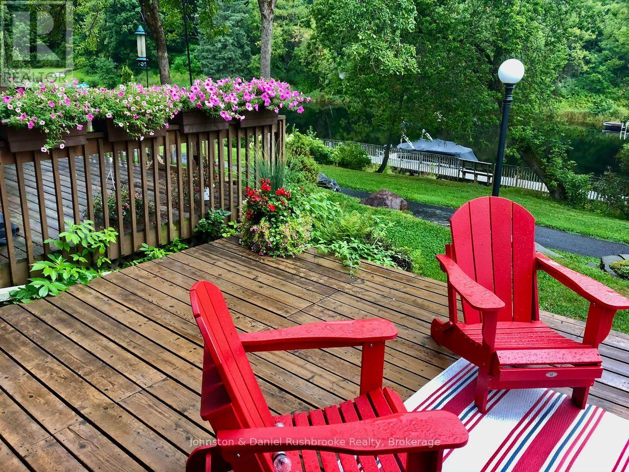 39 Shoreline Drive, Bracebridge, Ontario  P1L 1Z3 - Photo 3 - X13012756