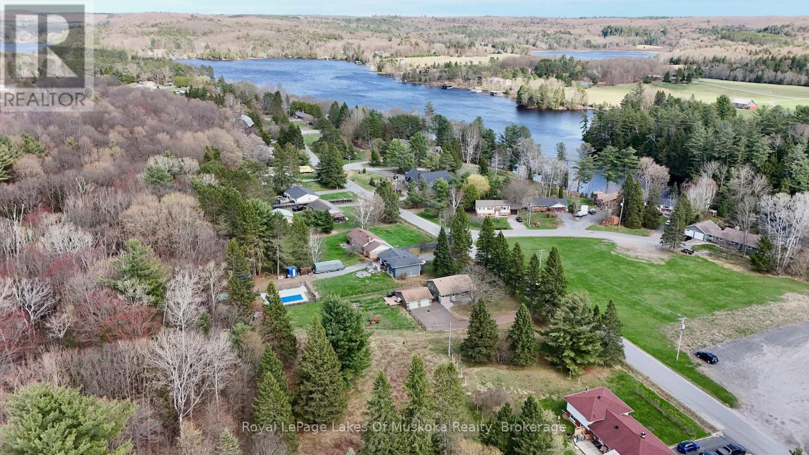 42 Riverside Drive, Huntsville, Ontario  P1H 1R6 - Photo 1 - X13012948