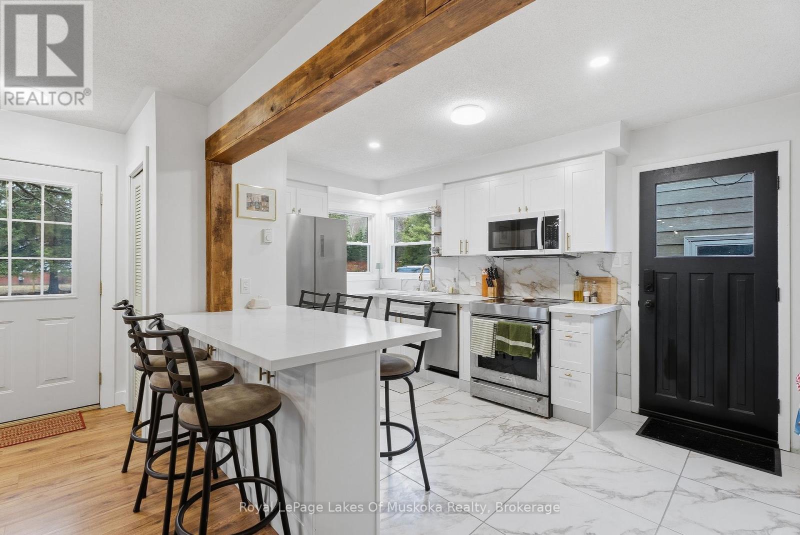 42 Riverside Drive, Huntsville, Ontario  P1H 1R6 - Photo 7 - X13012948