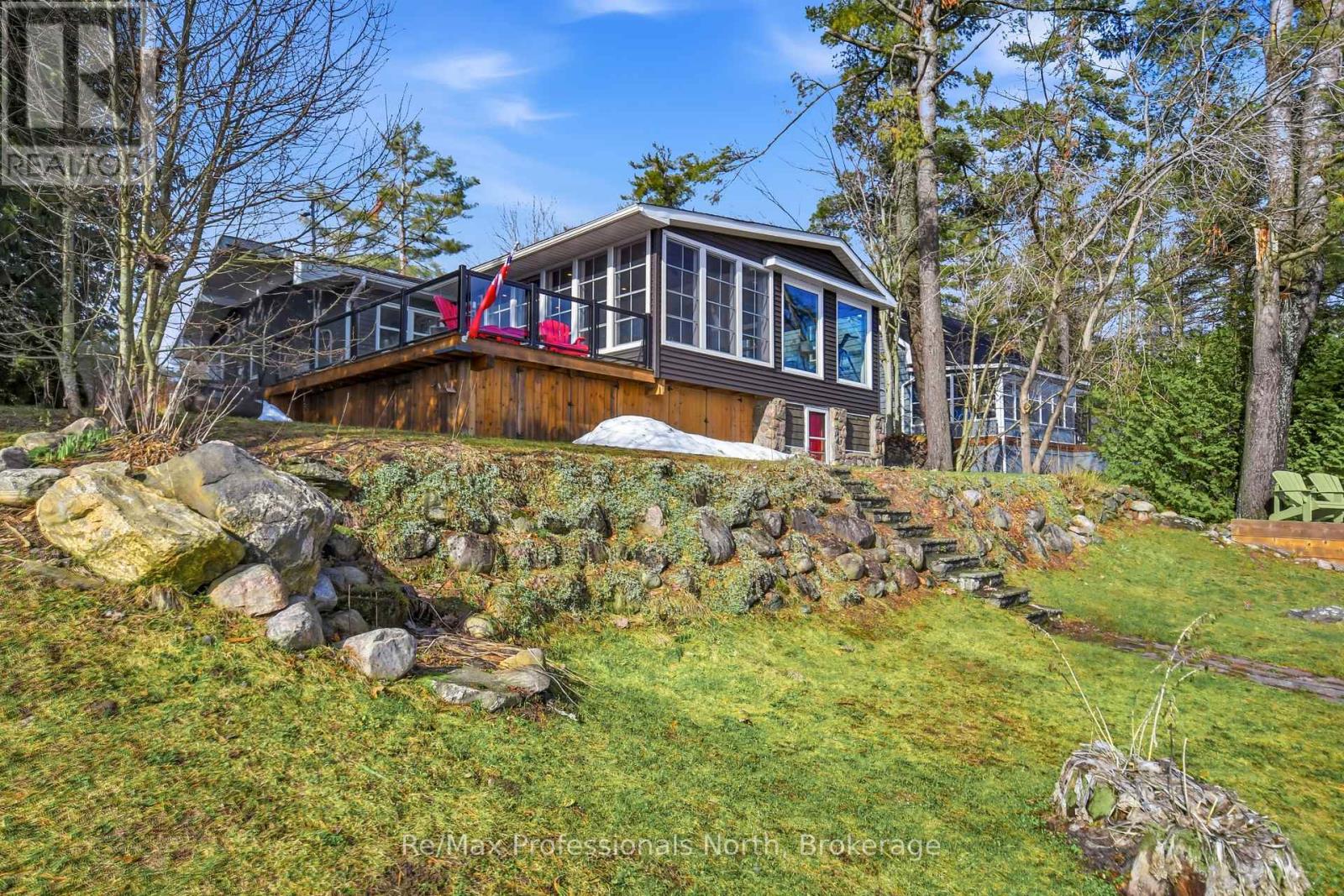 2 - 550 Sixth Street, Gravenhurst, Ontario  P1P 1M2 - Photo 1 - X13018298