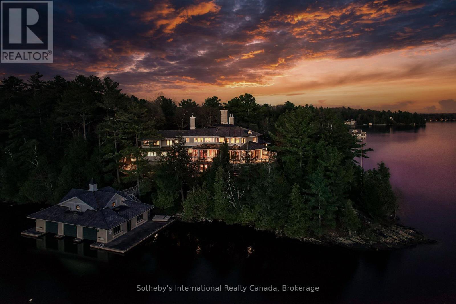 Point Cottage - 1250 Waldmere Road, Bracebridge, Ontario  P1L 1W8 - Photo 1 - X13032024