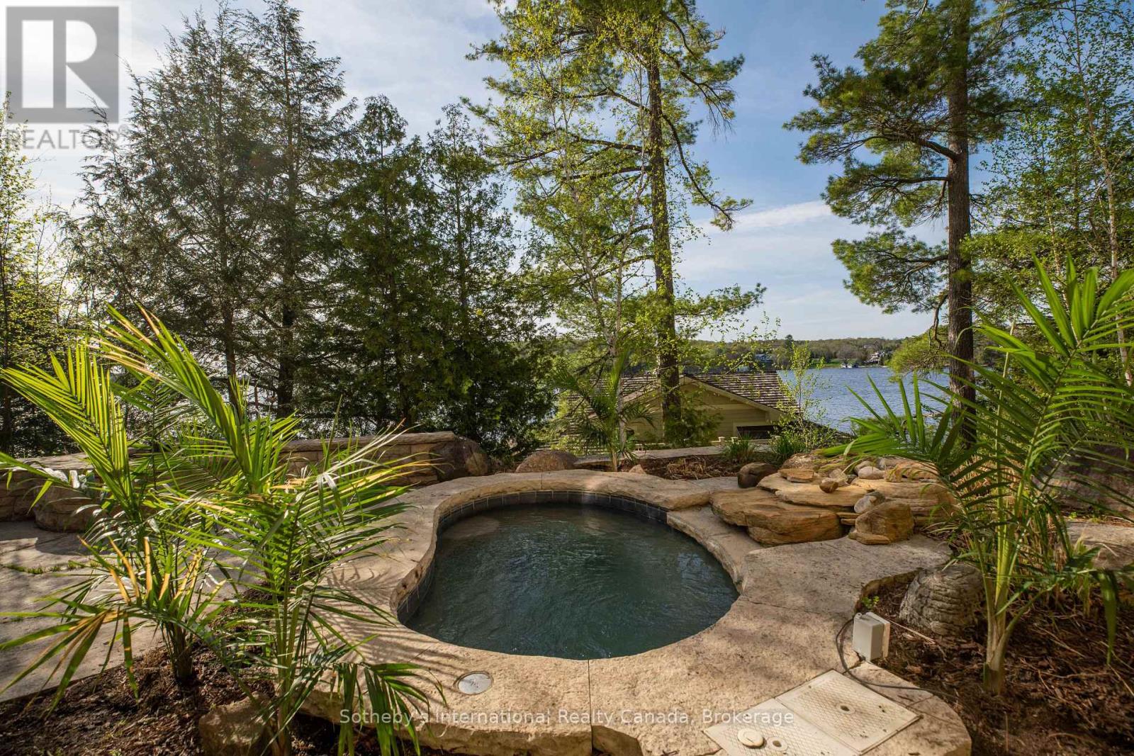 Point Cottage - 1250 Waldmere Road, Bracebridge, Ontario  P1L 1W8 - Photo 30 - X13032024