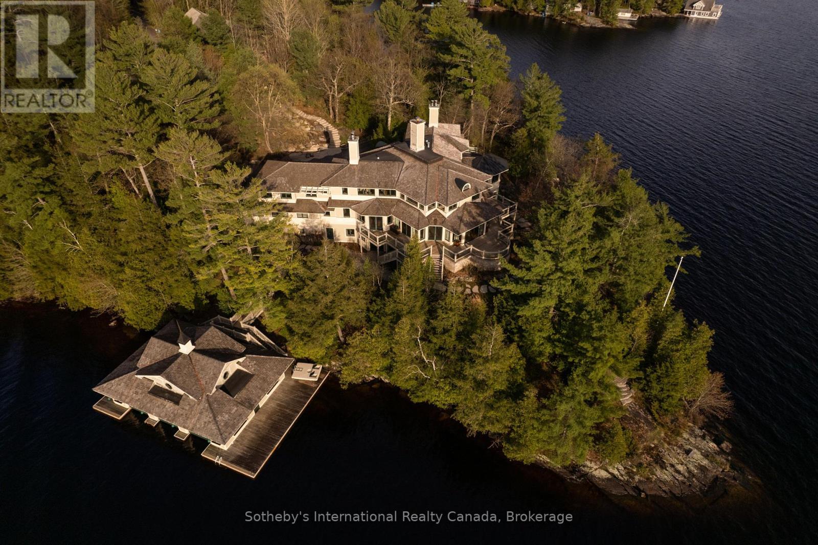 Point Cottage - 1250 Waldmere Road, Bracebridge, Ontario  P1L 1W8 - Photo 6 - X13032024