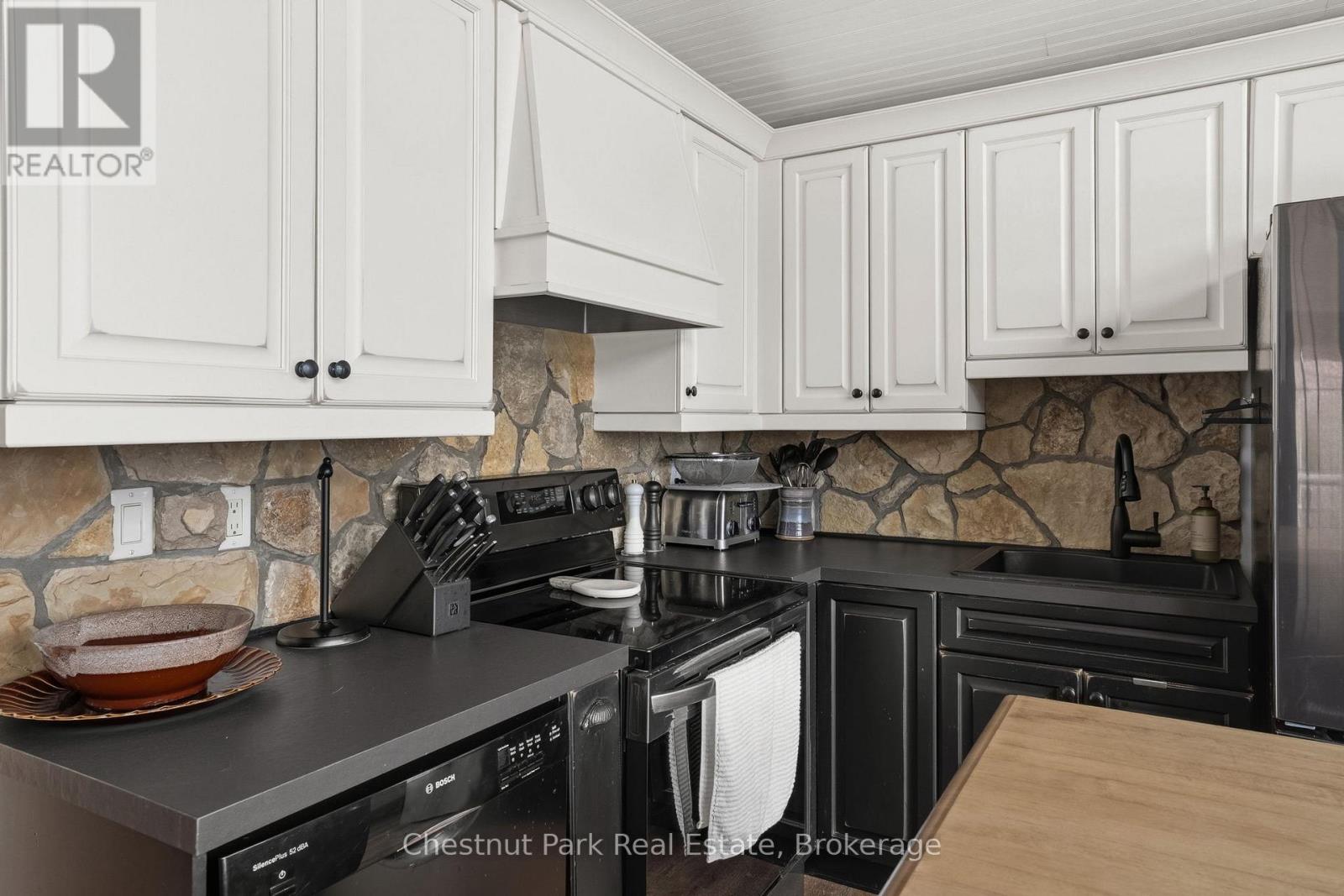 305 Salmon Lake Road, Seguin, Ontario  P2A 0B2 - Photo 8 - X13041024