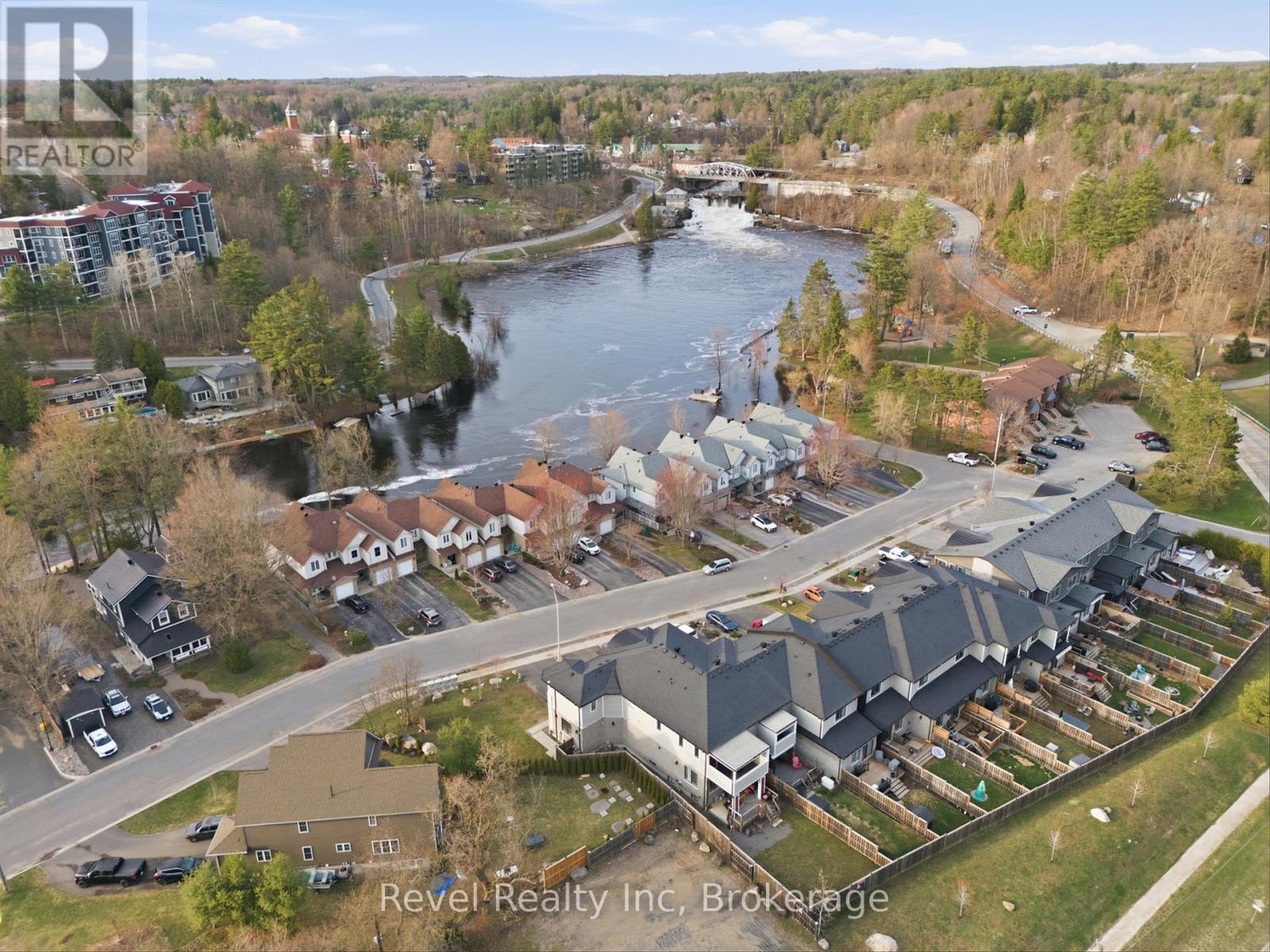 181 Anglo Street, Bracebridge, Ontario P1L 2H3 - Photo 3 - X13044830