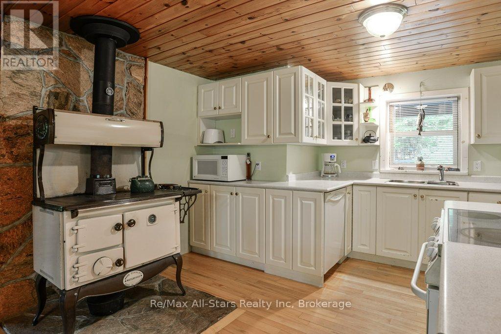 1386 South Portage Road, Lake Of Bays, Ontario  P1H 2J6 - Photo 17 - X13045704