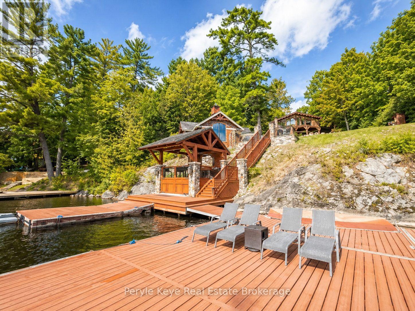 247 South Drive, Huntsville, Ontario  P1H 2J2 - Photo 1 - X13046408