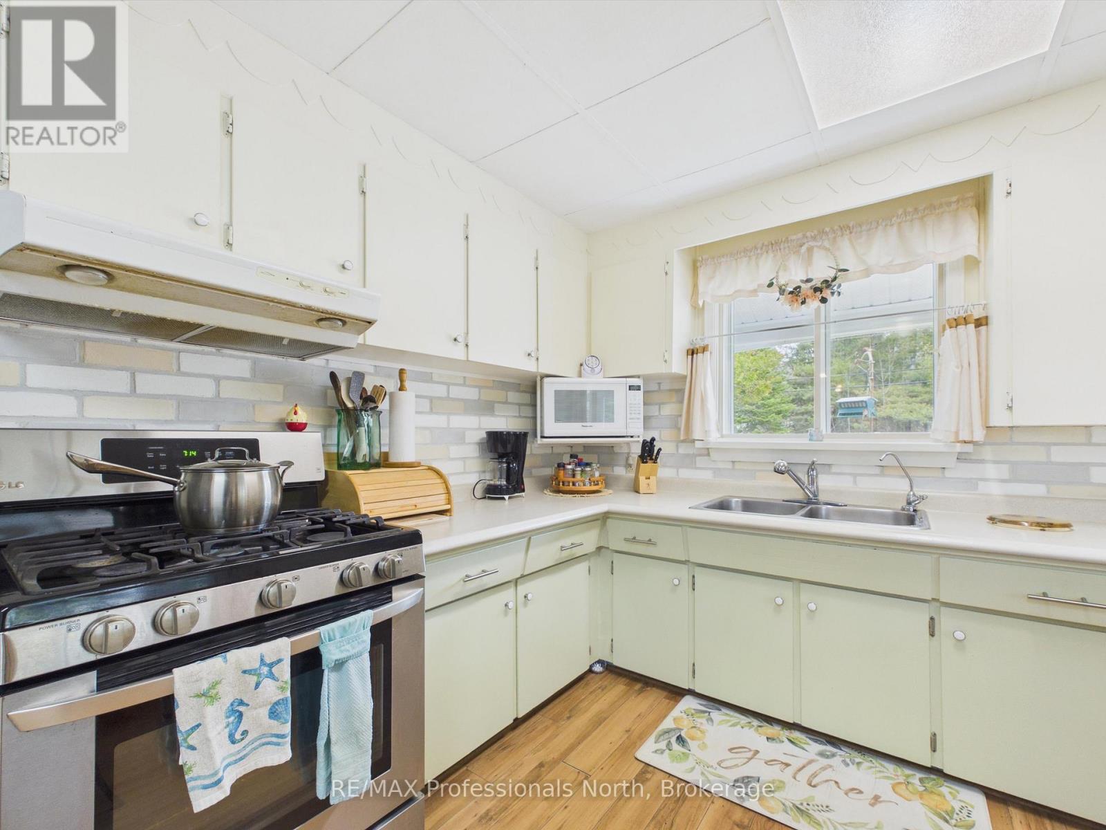 1671 60 Highway, Huntsville, Ontario P1H 1A2 - Photo 5 - X13047926