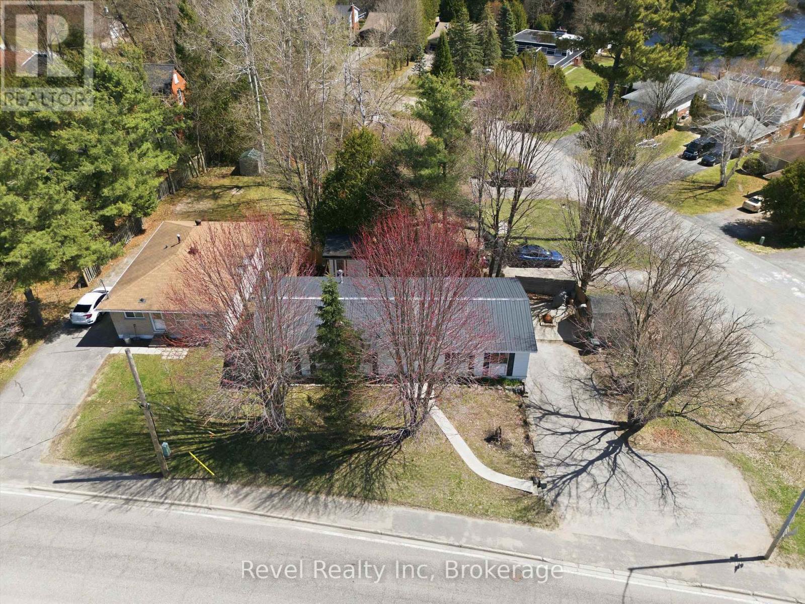 3 Wellington Street, Bracebridge, Ontario  P1L 1E8 - Photo 37 - X13053256