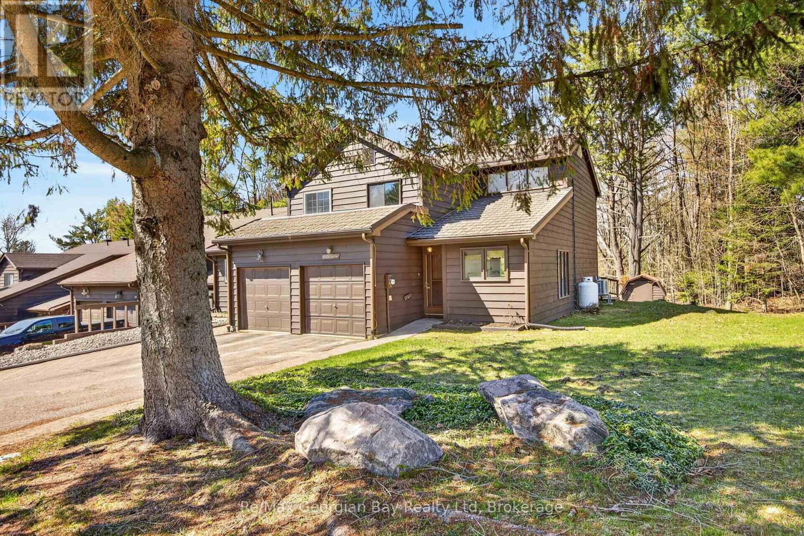30 Oakwood Heights, Bracebridge, Ontario  P1L 1M5 - Photo 1 - X13055762