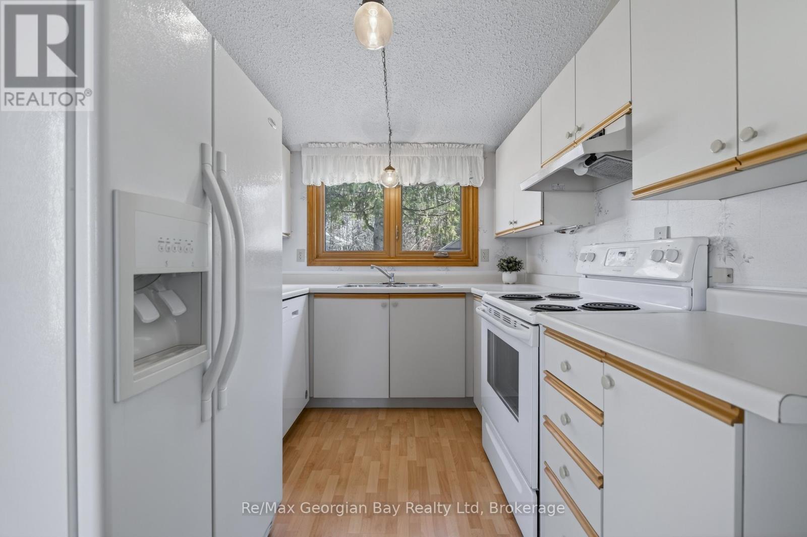 30 Oakwood Heights, Bracebridge, Ontario  P1L 1M5 - Photo 19 - X13055762