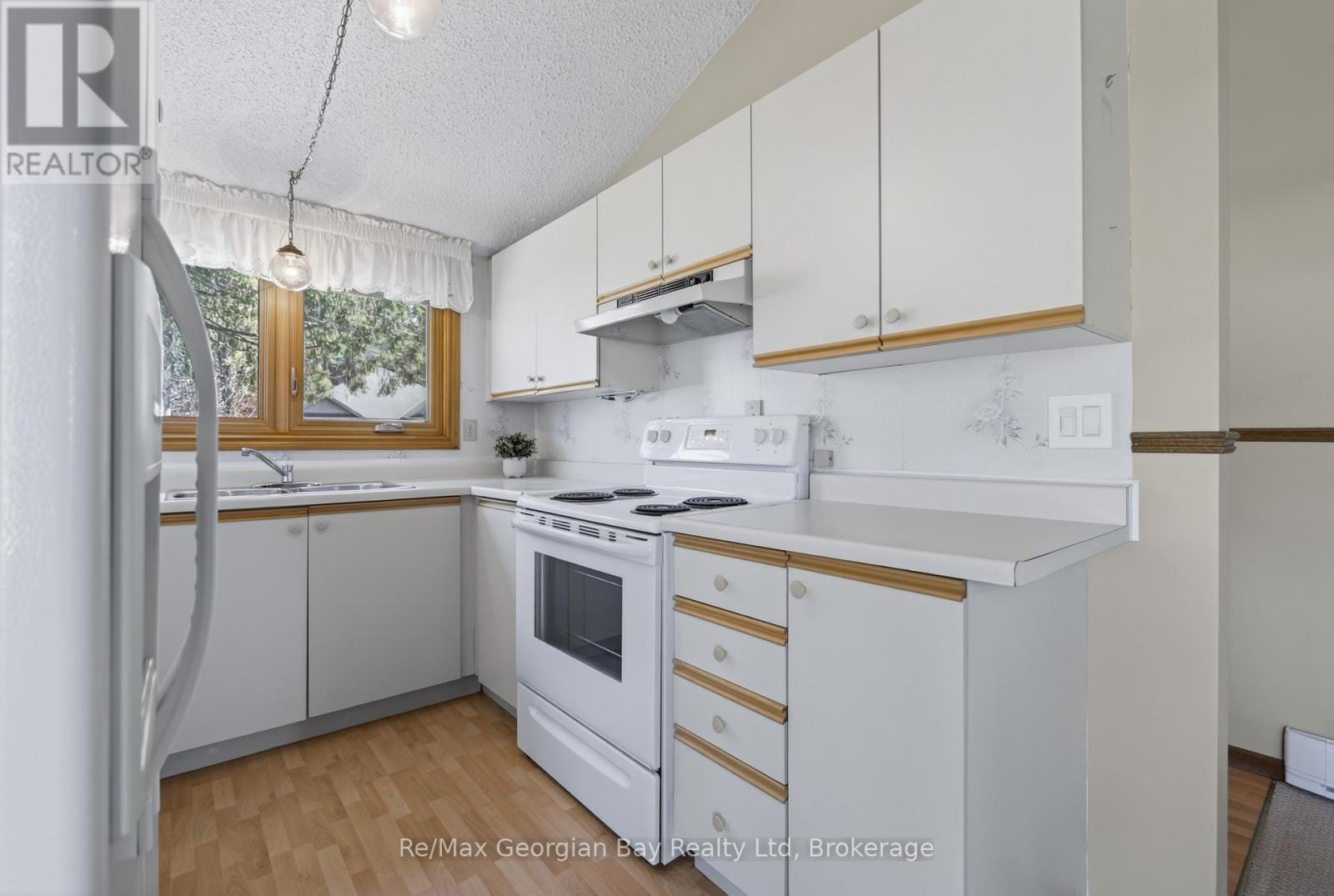 30 Oakwood Heights, Bracebridge, Ontario  P1L 1M5 - Photo 20 - X13055762