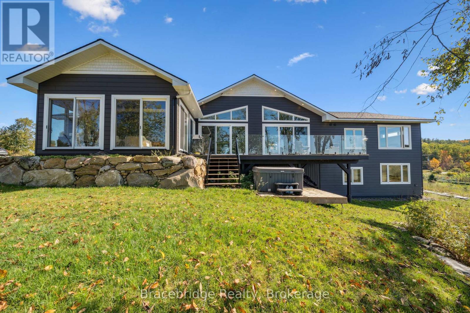 1006 Stephens Bay Road, Bracebridge, Ontario  P1L 1X2 - Photo 2 - X13060412