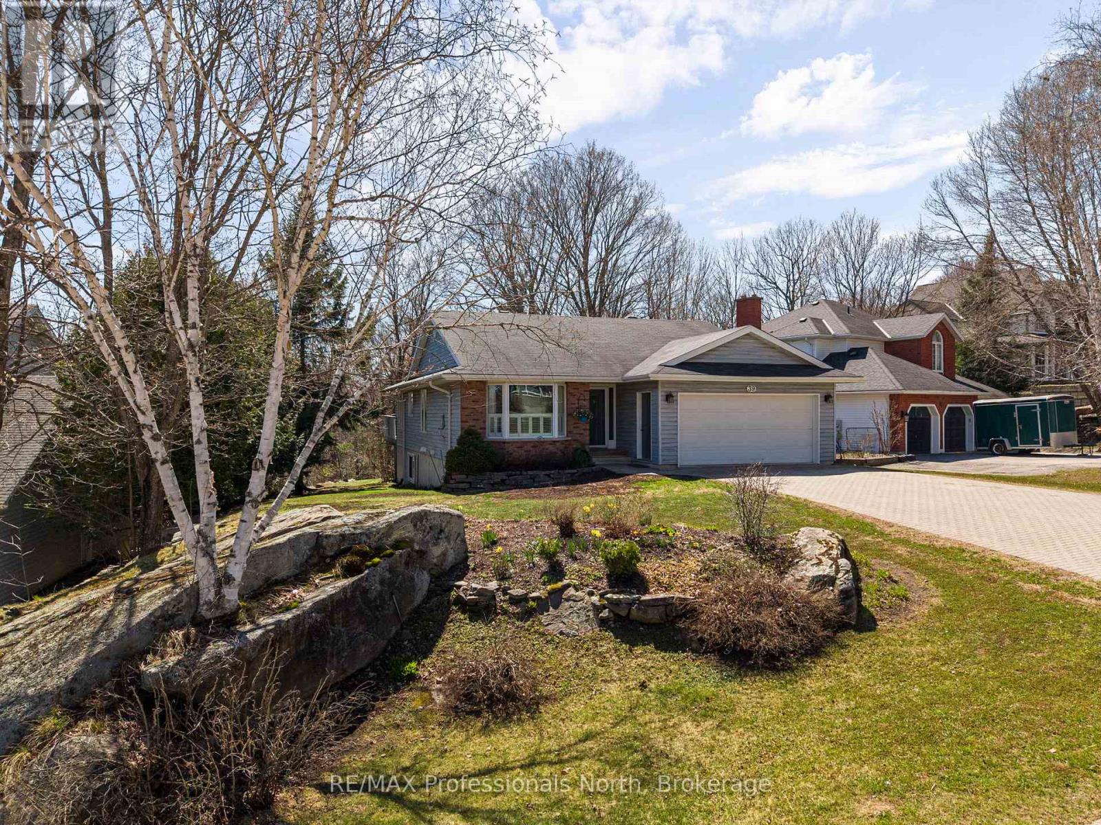 39 Glenwood Drive, Huntsville, Ontario  P1H 1B6 - Photo 1 - X13061478