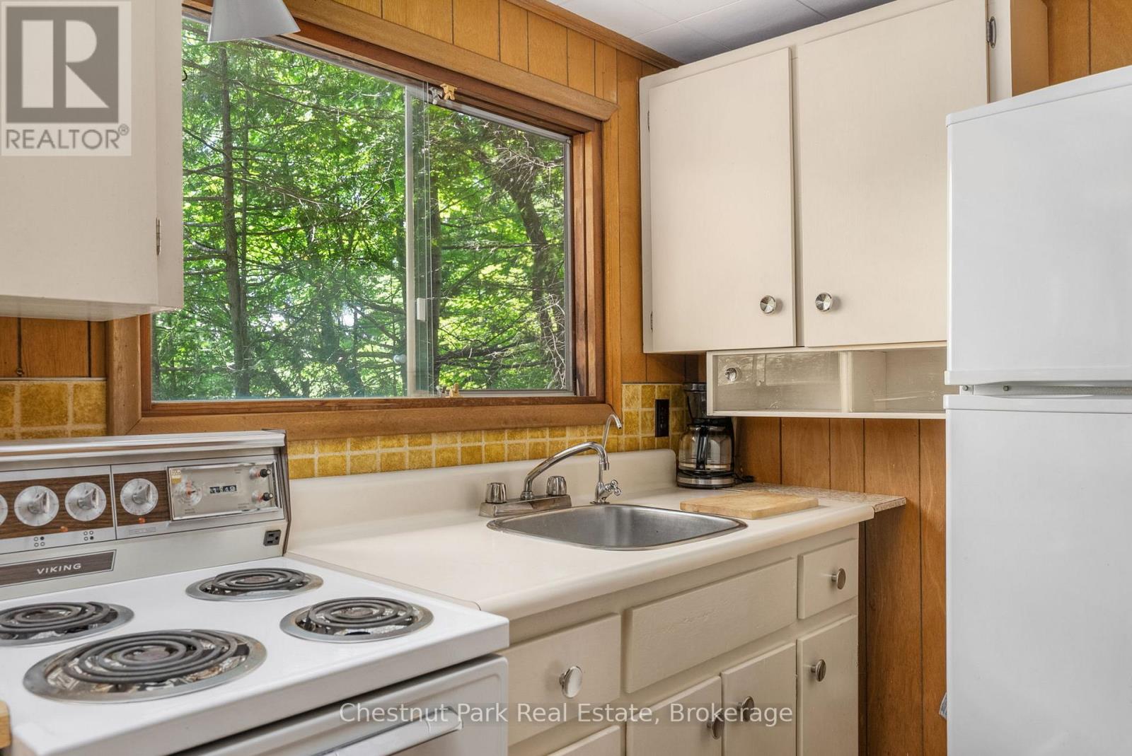 1054 10 Deewood Drive, Muskoka Lakes, Ontario  P0B 1M0 - Photo 18 - X13068160