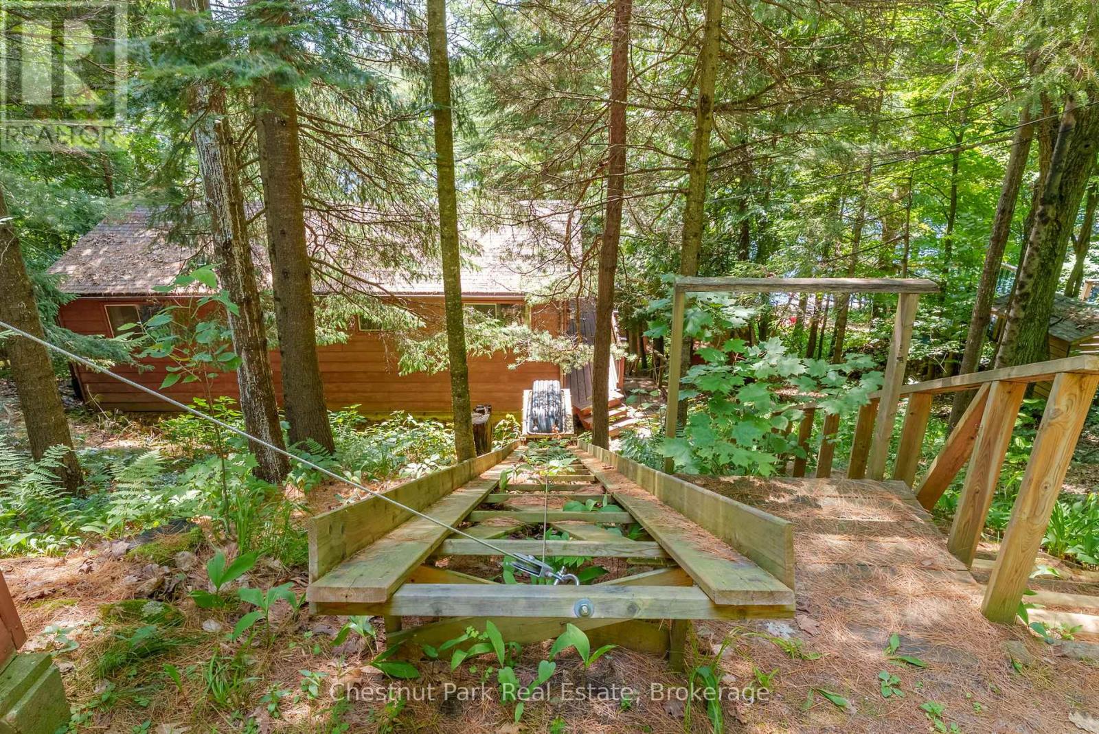 1054 10 Deewood Drive, Muskoka Lakes, Ontario  P0B 1M0 - Photo 5 - X13068160