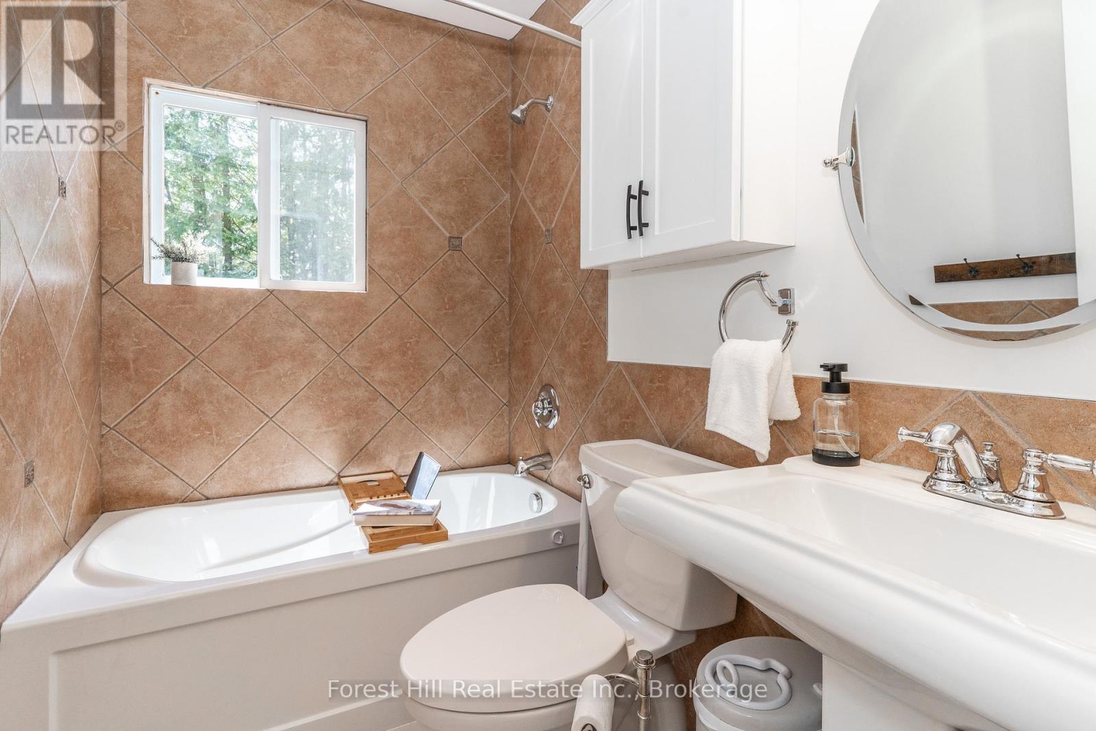 1022 Burgess Avenue, Muskoka Lakes, Ontario  P0C 1A0 - Photo 13 - X13069030