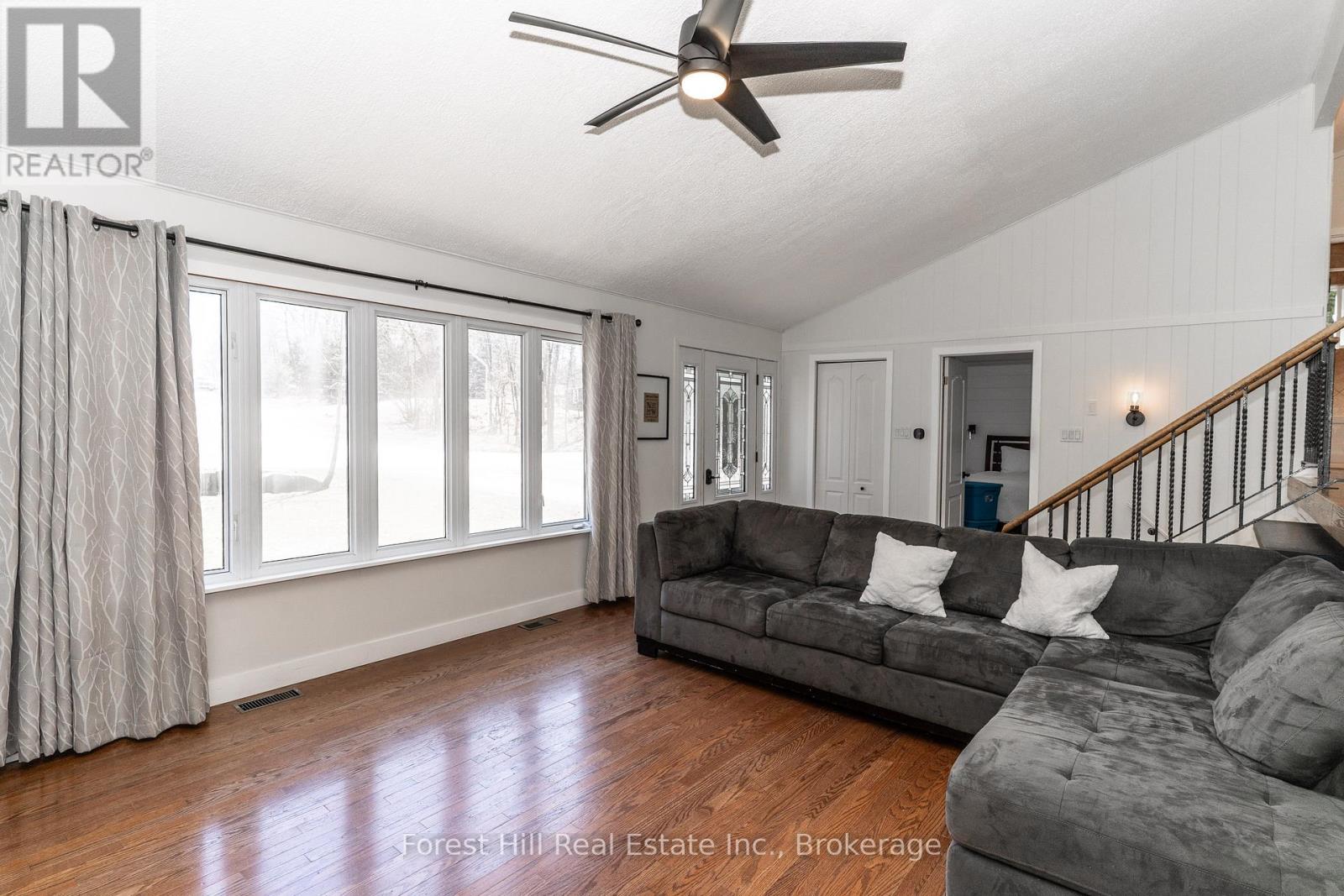 1022 Burgess Avenue, Muskoka Lakes, Ontario  P0C 1A0 - Photo 5 - X13069030