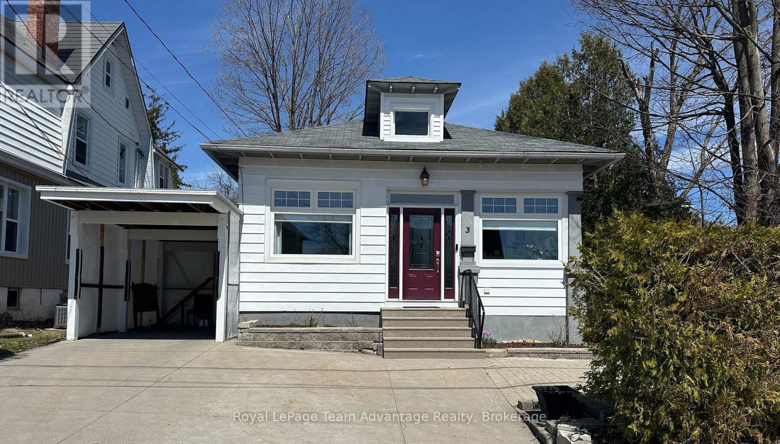 3 Belvedere Avenue, Parry Sound, Ontario  P2A 1Z8 - Photo 1 - X13069170
