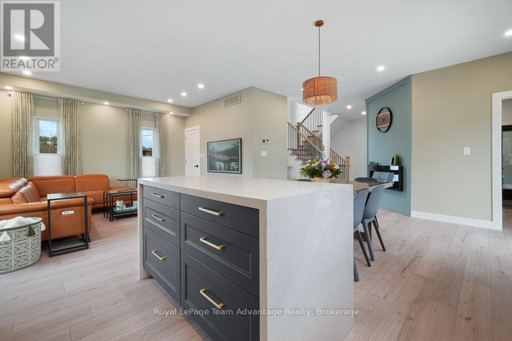 55 Dennis Drive, Parry Sound, Ontario  P2A 2H9 - Photo 10 - X13085982