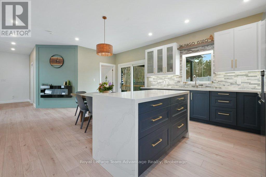 55 Dennis Drive, Parry Sound, Ontario  P2A 2H9 - Photo 11 - X13085982