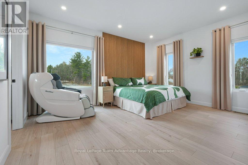 55 Dennis Drive, Parry Sound, Ontario  P2A 2H9 - Photo 22 - X13085982