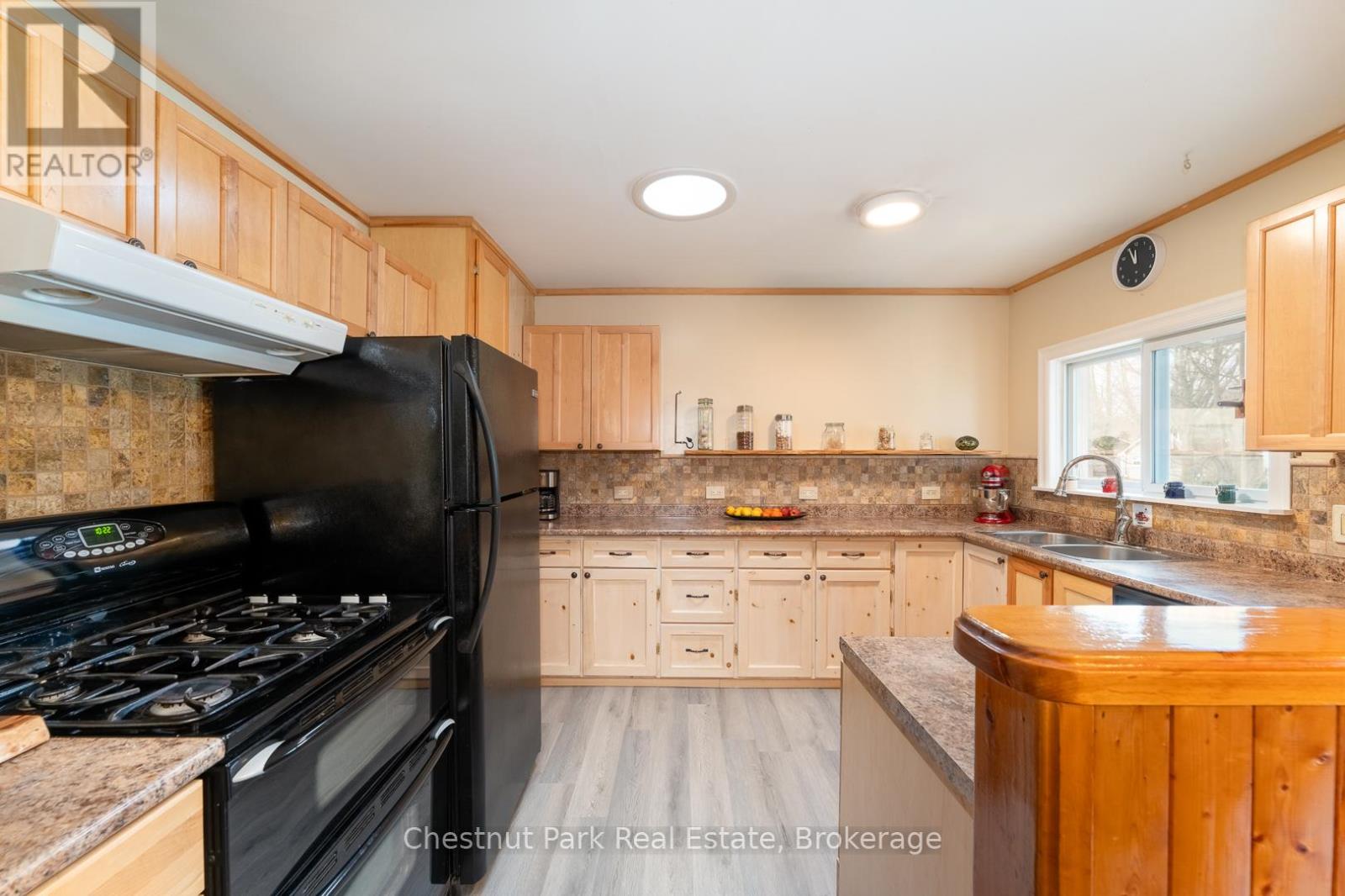 23 Ewing Street, Bracebridge, Ontario P1L 1C7 - Photo 17 - X13086102