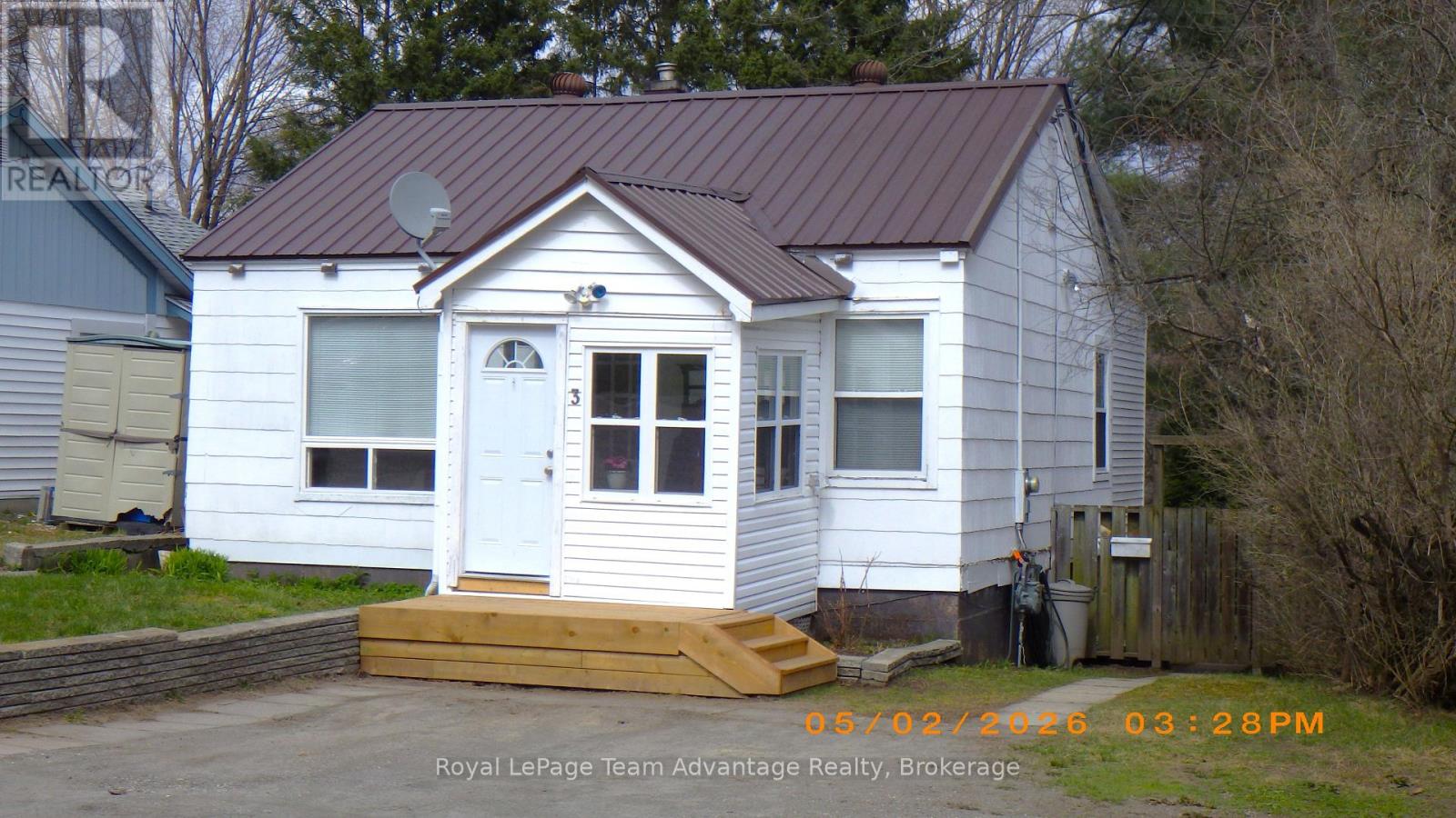 3 Riverdale Road, Parry Sound, Ontario P2A 1N8 - Photo 2 - X13086714