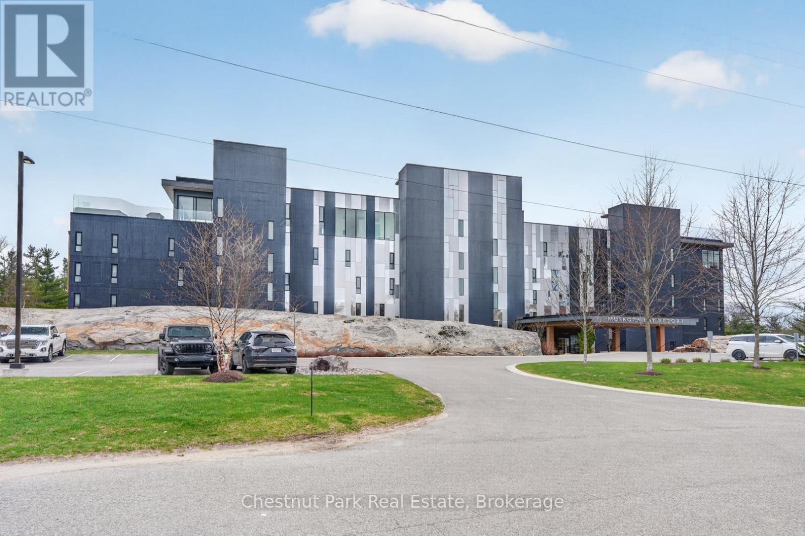 210 - 120 Carrick Trail, Gravenhurst, Ontario  P1P 0B6 - Photo 2 - X13089534