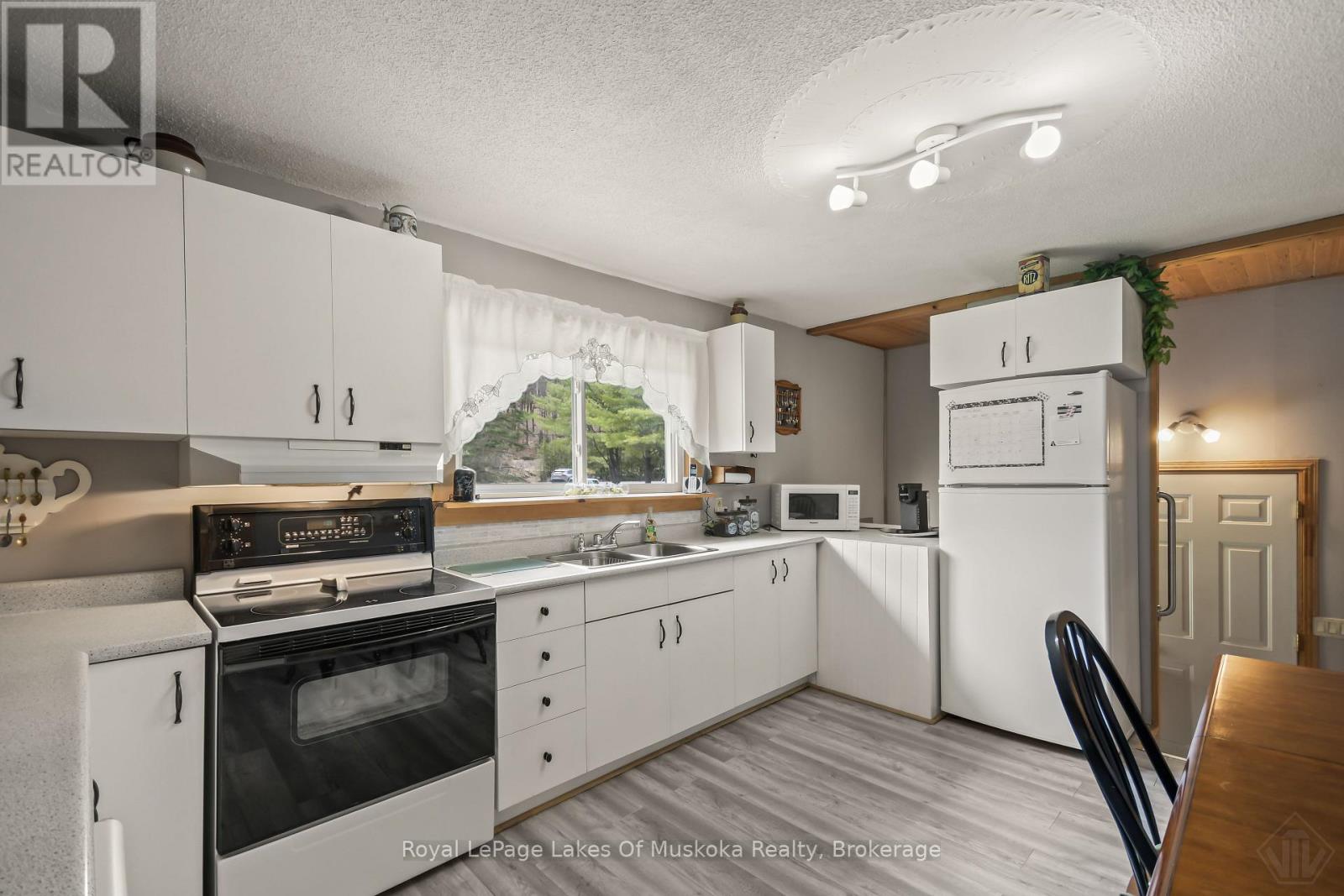 1040 Windermere Road, Muskoka Lakes, Ontario P0B 1M0 - Photo 4 - X13091066