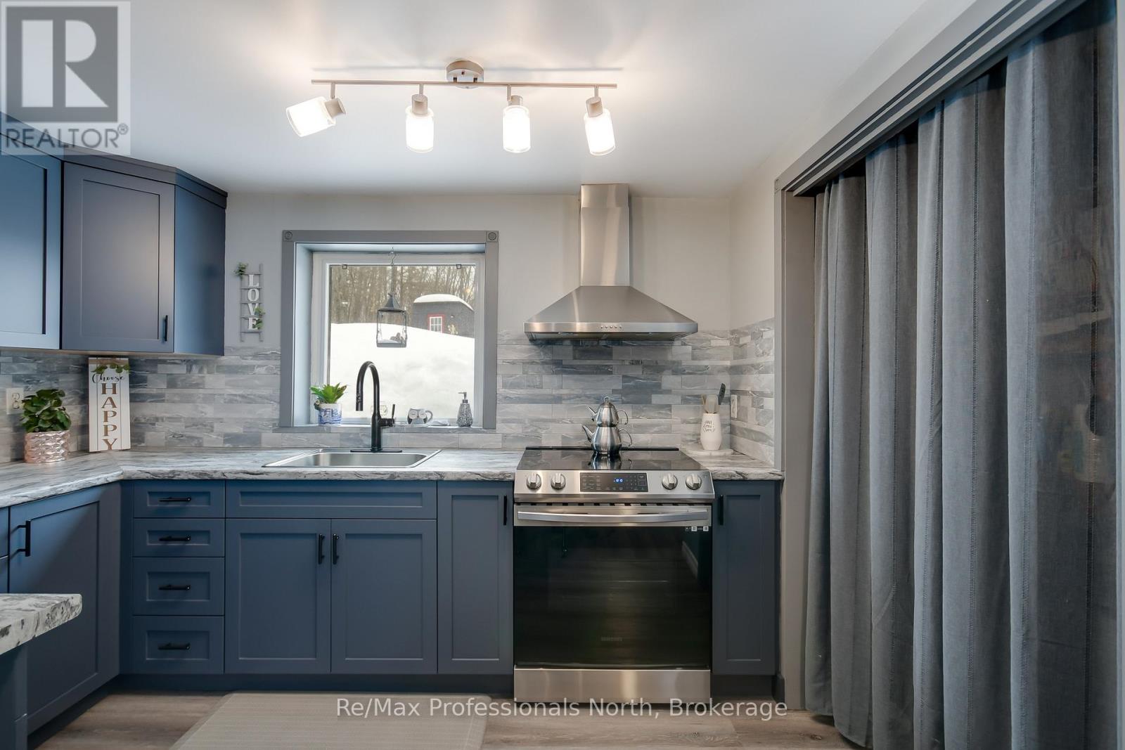 1017 Barlochan Road, Muskoka Lakes, Ontario  P1P 1R2 - Photo 11 - X13095340