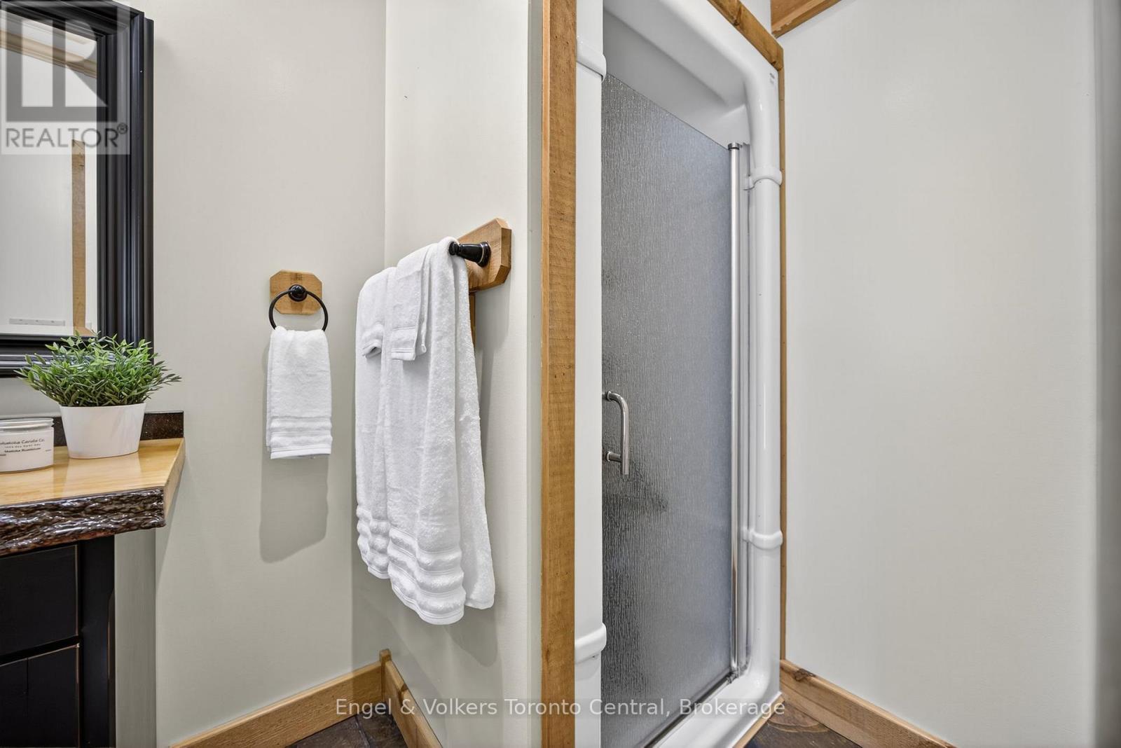1042 Amanda Lane, Gravenhurst, Ontario P1P 1R3 - Photo 25 - X13099690