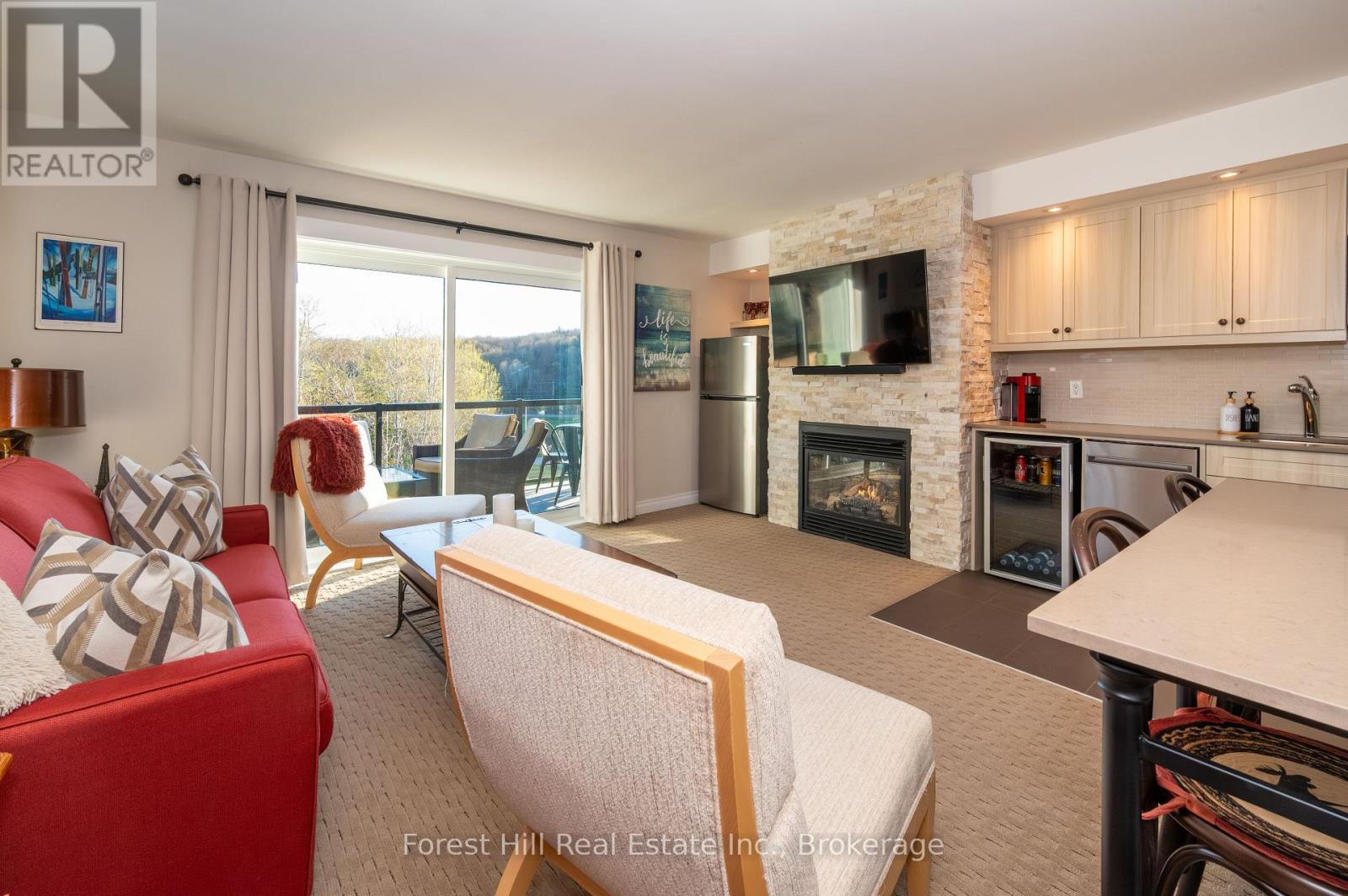 303 - 1235 Deerhurst Drive, Huntsville, Ontario P1H 2E8 - Photo 1 - X13100850