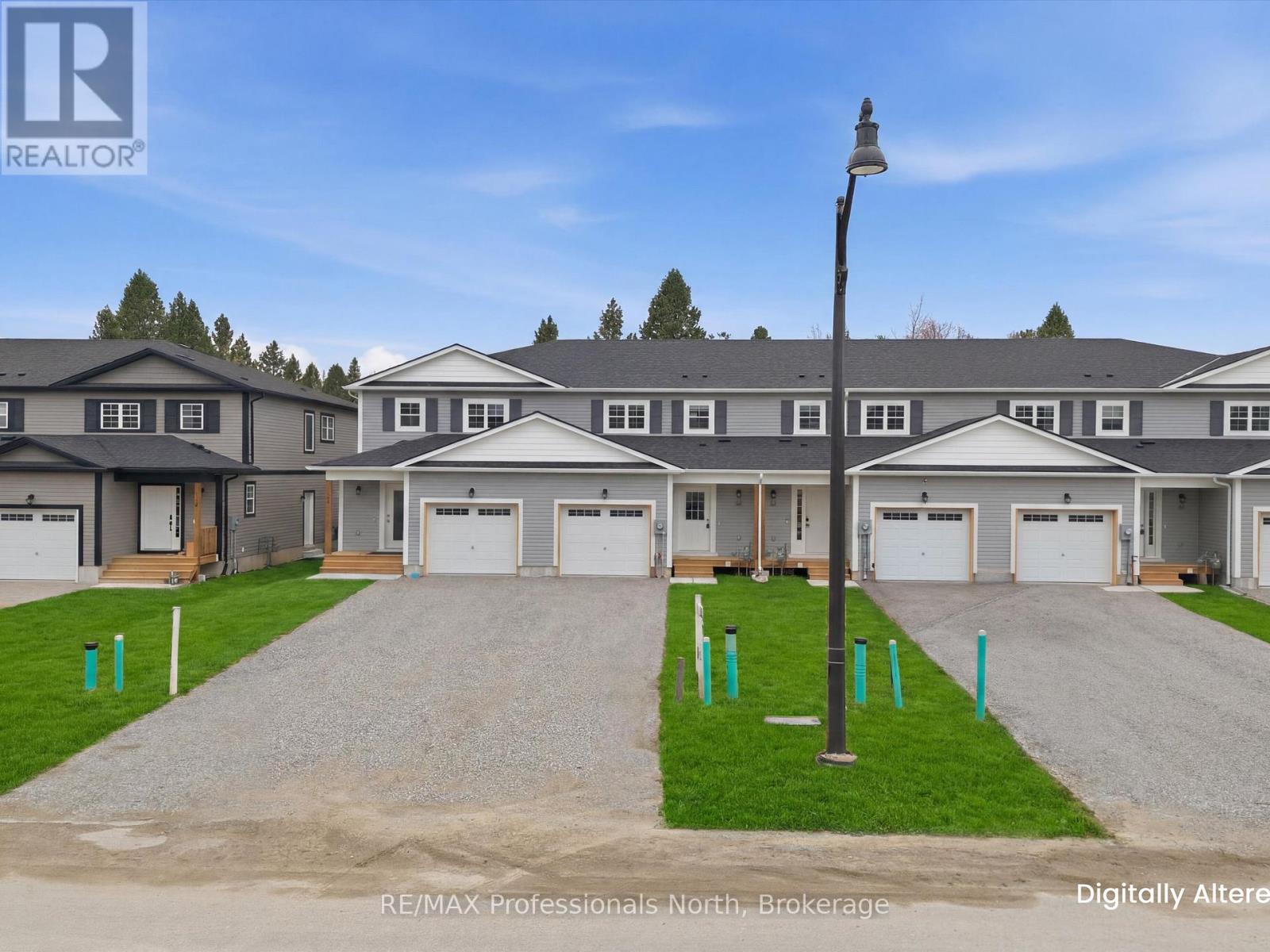 18 Mcconnell Crescent, Bracebridge, Ontario  P1L 0N7 - Photo 2 - X13101278
