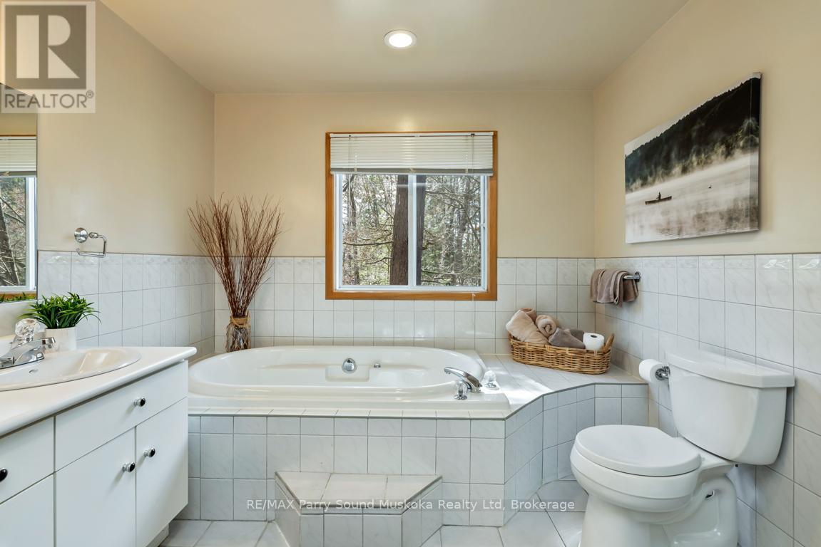 17 Tapatoo Trail, Seguin, Ontario P2A 0B2 - Photo 32 - X13104064